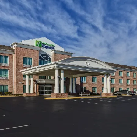 Holiday Inn Express & Suites LONDON by IHG