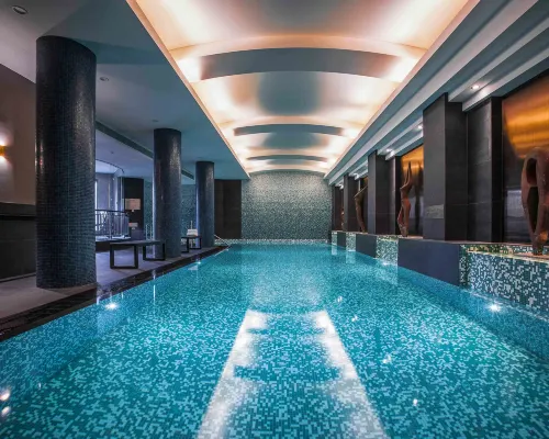 Quay West Suites Melbourne Hotel berhampiran Eureka Skydeck 88