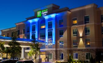 Holiday Inn Express & Suites Columbus - Easton Area