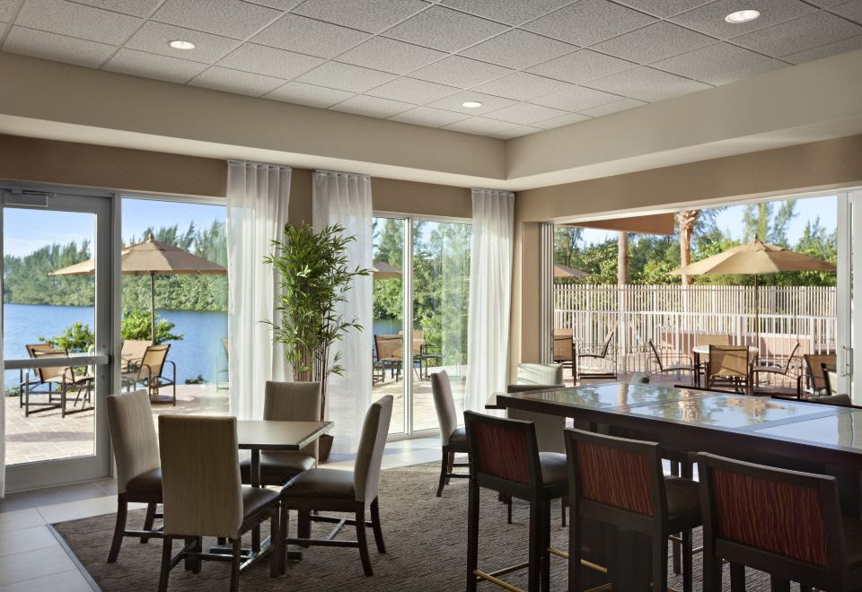 홀리데이 인 익스프레스, 마이애미 에어포트 블루 라군 지역, IHG 제공