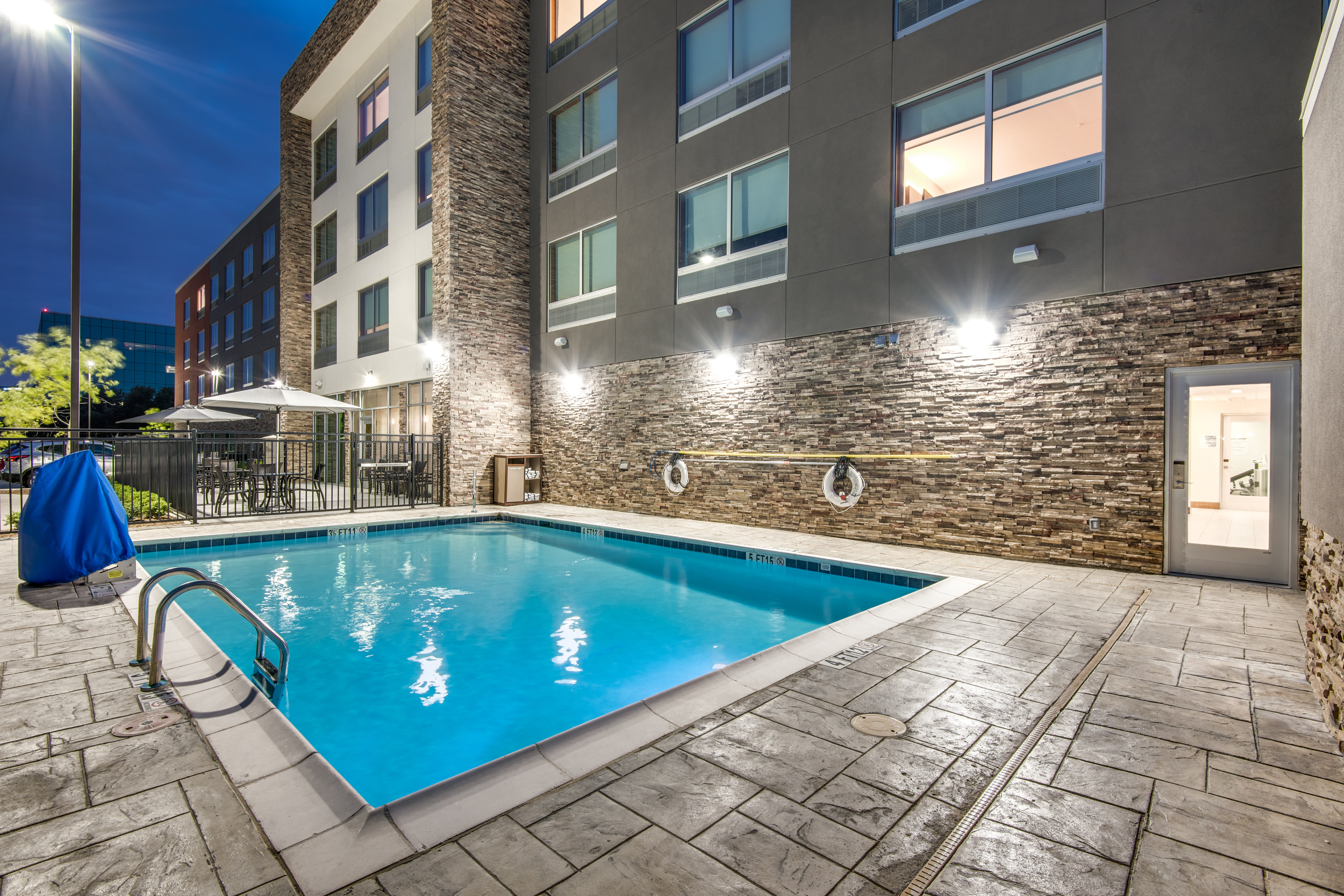 Holiday Inn Express & Suites Dallas North - Addison, an Ihg Hotel