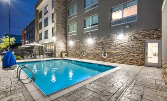 Holiday Inn Express & Suites Dallas North - Addison