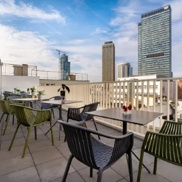 Holiday Inn - the niu, CHARLY FRANKFURT CITY by IHG Отели рядом с достопримечательностью «Исторический музей»