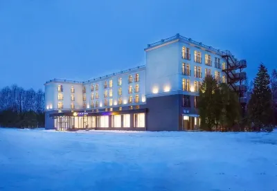 Tulip Inn Sofrino Park (Тюлип Инн Софрино Парк) Отели рядом с достопримечательностью «Заброшенный Радиоцентр времён ВОВ»