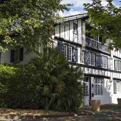 L'Auberge Basque Hotel Exterior