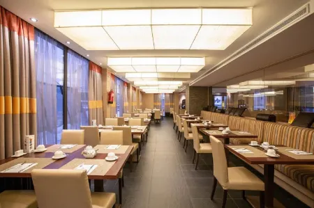 Mim Baqueira Member of Melia Collection