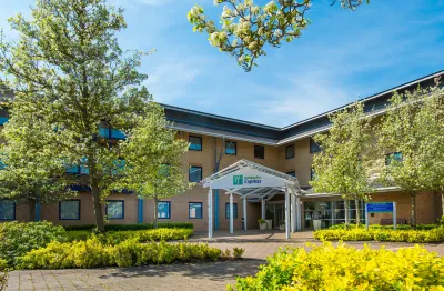 Holiday Inn Express Milton Keynes Hotel in zona Cranfield University