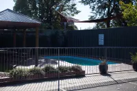 City Reach Motel - Pools