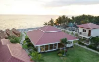 CML Beach Resort & Water Park Hotels near XentroMall Lemery