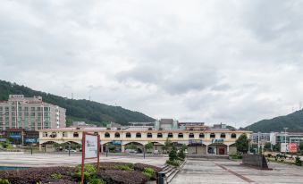 Shimao Sunshine Hotel (Qingliu Bus Station)