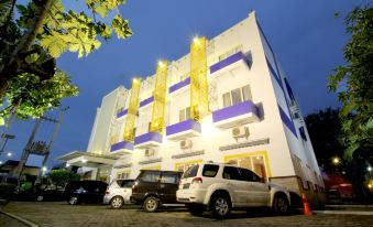 Hotel Dewanti - Housity