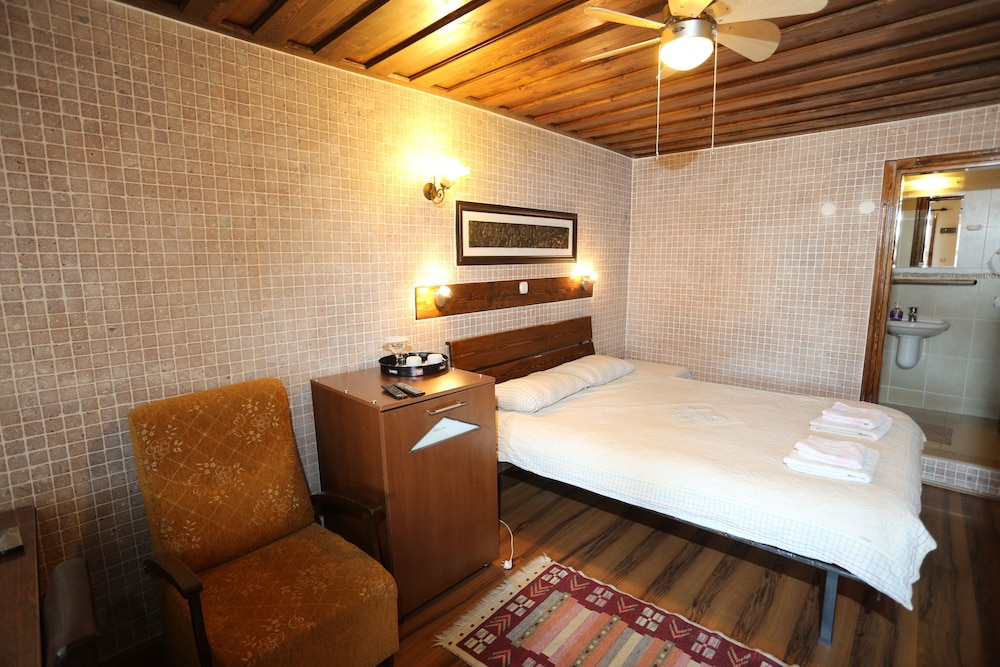 Akropolis Guest House