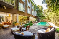 Mine Hotel - Jacuzzi