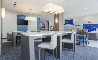 Holiday Inn Express & Suites Houston - Hobby Airport Area