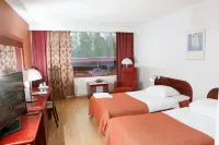 Finlandia Hotel Isovalkeinen Hotel dekat Sotku