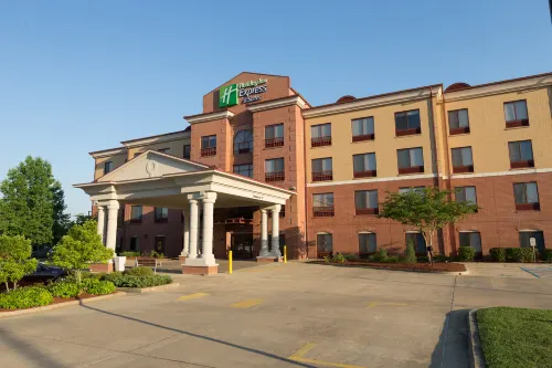 Holiday Inn Express & Suites CLINTON by IHG