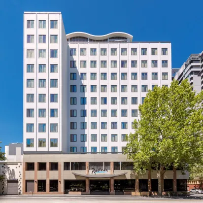 Flagstaff Gardens Hotel Melbourne Отели рядом с достопримечательностью «Железнодорожный вокзал Флагстафф»