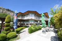 Buna Park Hotel Hotels in Shiroka