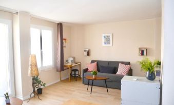 Studio in Marseille, with Furnished Balcony and Wifi - 2 km from The Beach