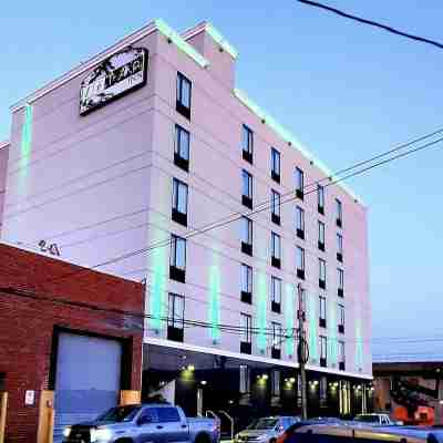 LeTap Hotel Near AirTrain JFK Airport Hotel Exterior