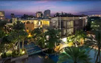 The Lapa Hua Hin Hotels near Baan Peang Ploen