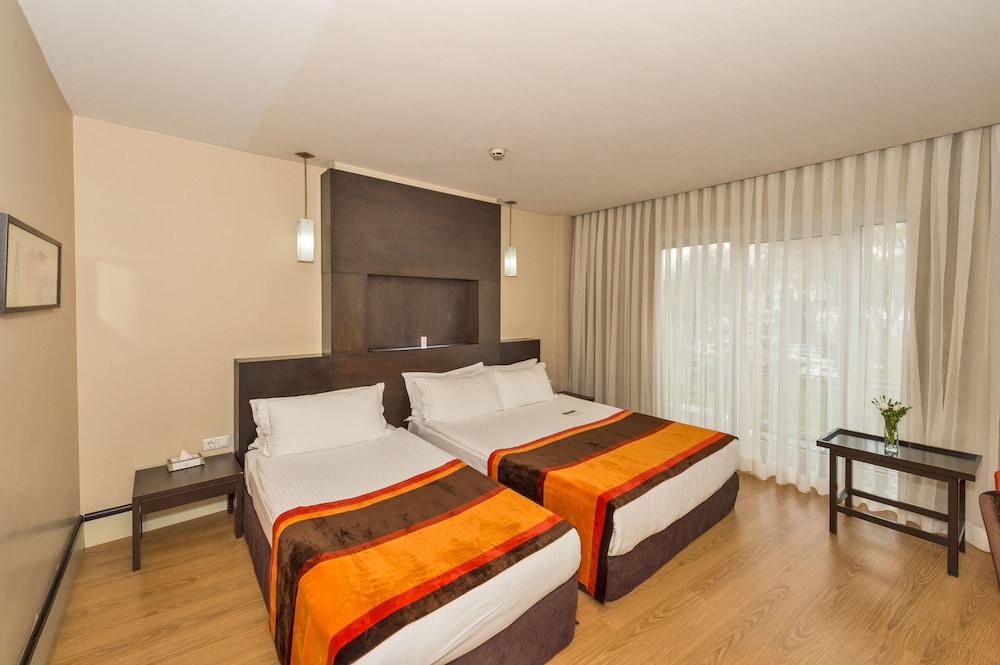 Hotel Beyaz Saray (The Hotel Beyaz Saray)