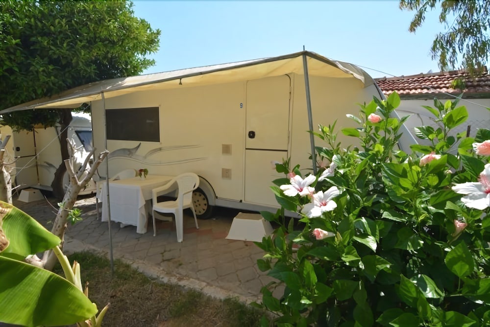 Golden Sand Beach & Caravan