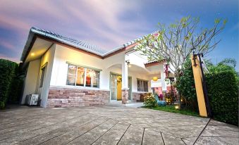 Baan Jing Jai HuaHin Pool Villa