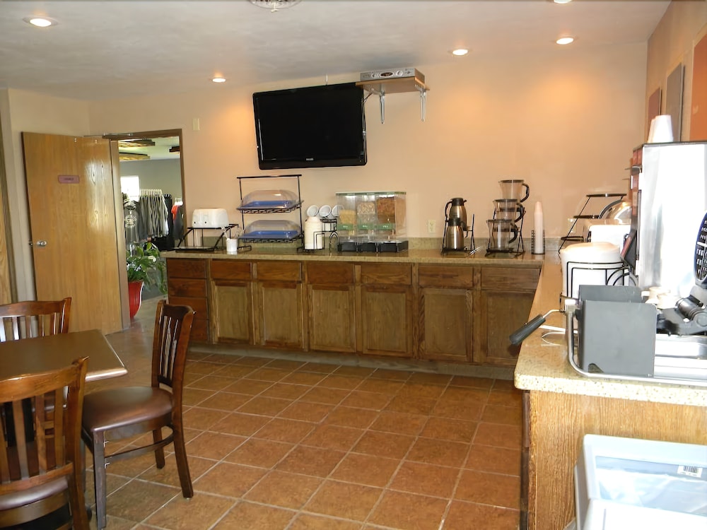 Boarders Inn & Suites by Cobblestone Hotels - Munising