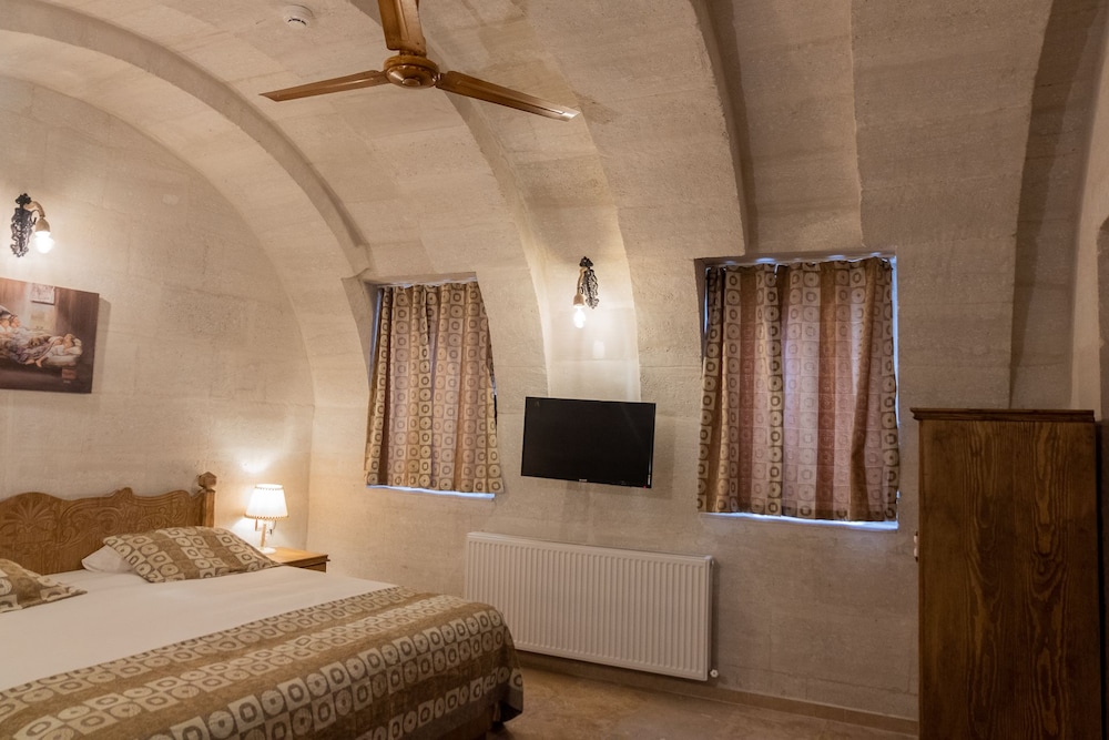 Grand Elite Cave Suites