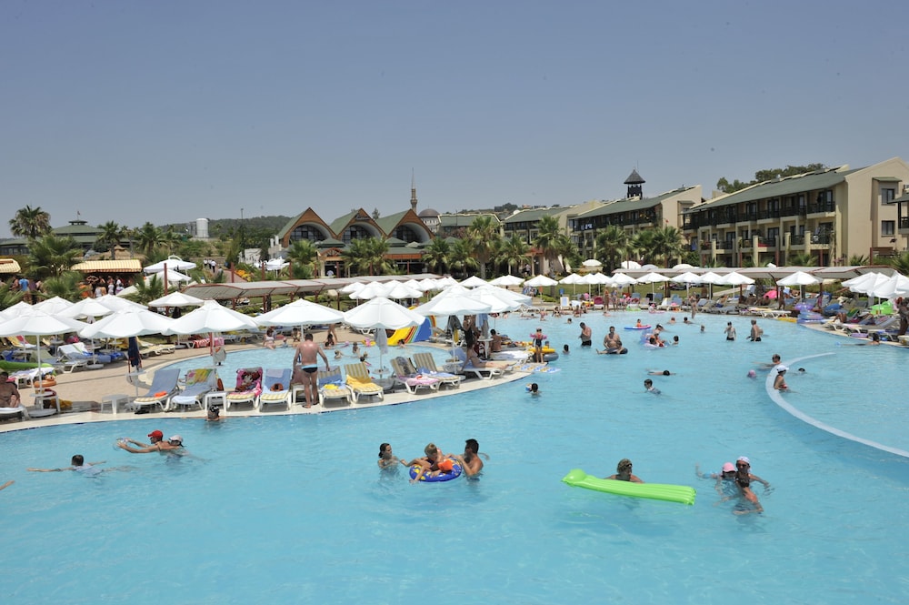 Oz Hotels İncekum Beach Resort