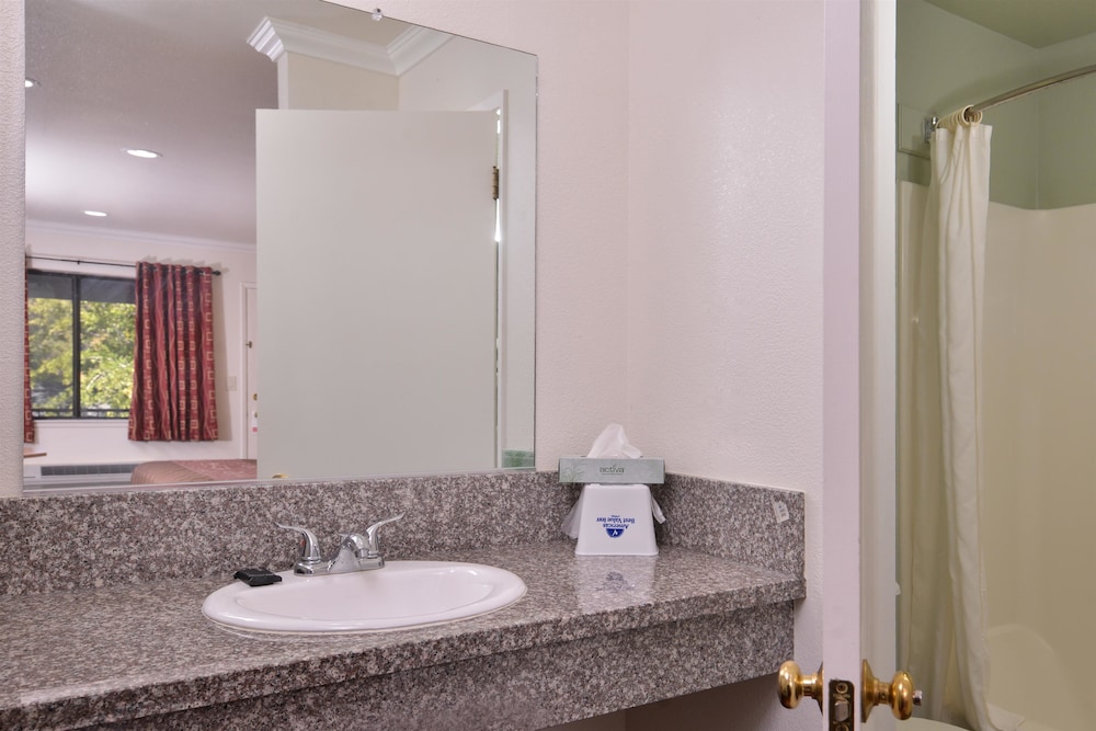 Americas Best Value Inn and Suites Clearlake