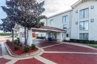 La Quinta Inn & Suites by Wyndham Midwest City - Tinker AFB