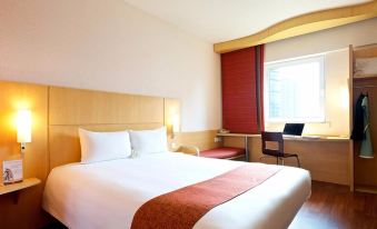 Jasmine Yueju Boutique Hotel (Anshan Railway Station Shengli Square)