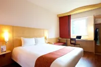 Jasmine Yueju Boutique Hotel (Anshan Railway Station Shengli Square)