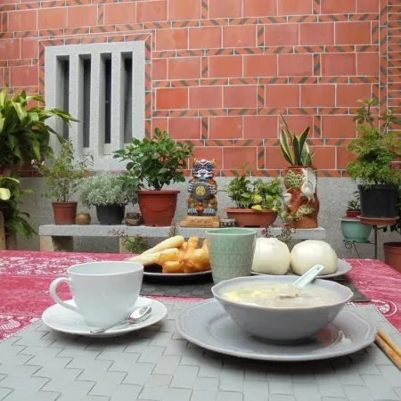 Antique Courtyard B&B