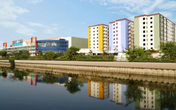 1 Bedroom Bandara City Apartemen Near Soekarno Hatta Airport Hotels in Kosambi