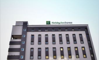 Holiday Inn Express Ahmedabad Prahlad Nagar