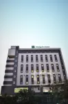 Holiday Inn Express Ahmedabad Prahlad Nagar Hotel dekat Jamma Masjid