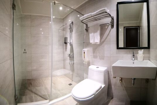 3. 찬스 호텔 타이..