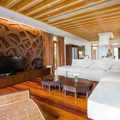 Amatapura Beach Villa 6 Rooms