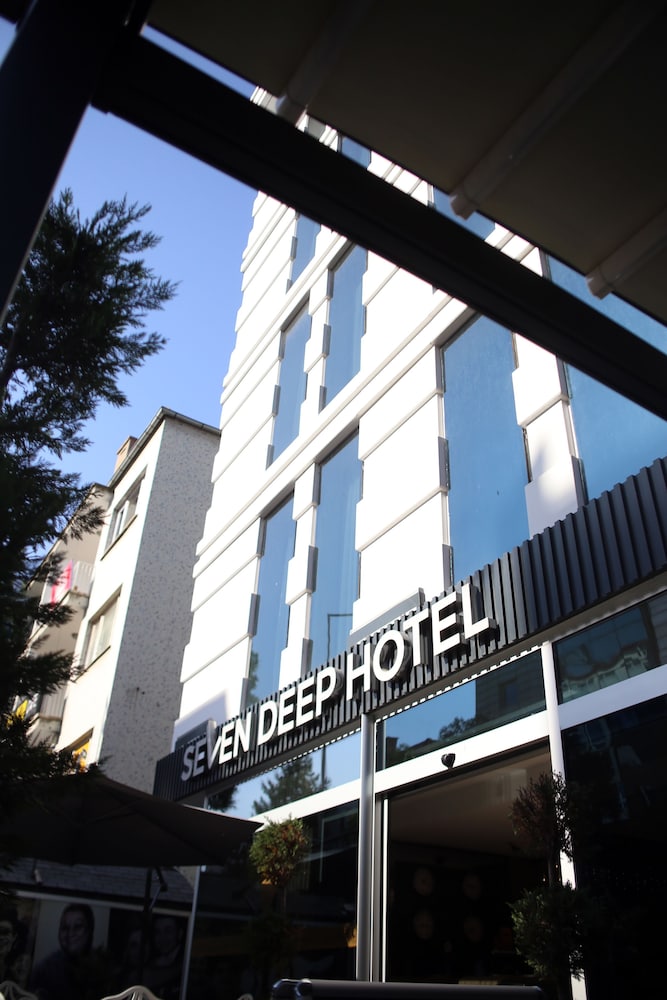 Seven Deep Hotel