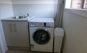 Santa Monica Lodge - Housity