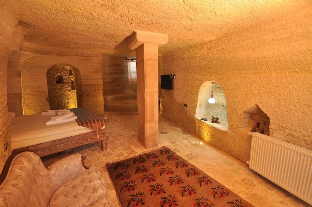 Kayatas Cave Suites