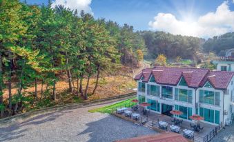Samcheok Emmao Pension - Housity