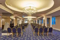 DoubleTree by Hilton Izmir - Alsancak - บริการรถรับส่ง