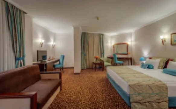 Best Western Plus Khan Hotel