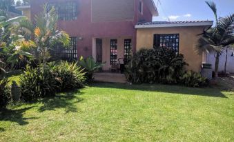 Royal Pine Cottages - Housity