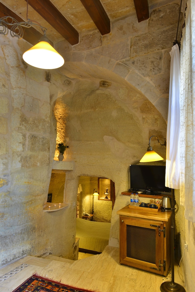 Sultan Cave Suites