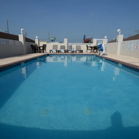 Port Isla Inn